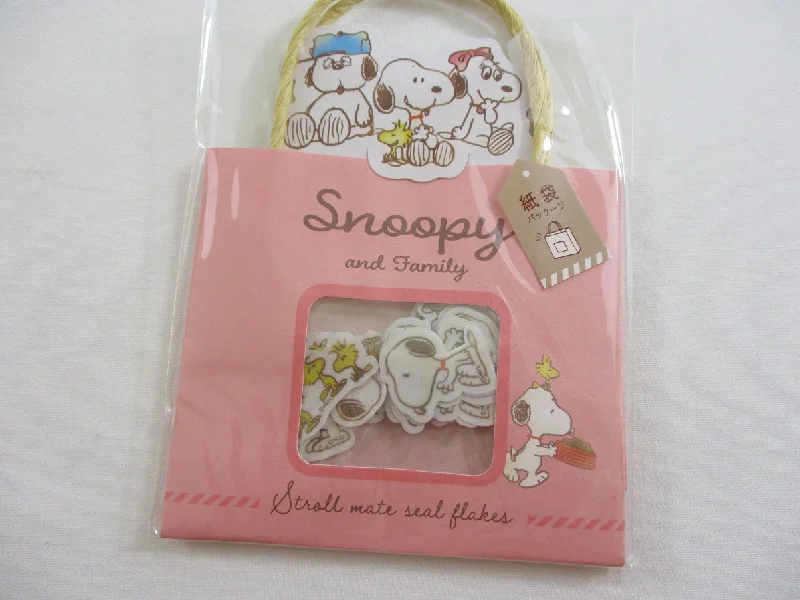 Cute Kawaii Peanuts Snoopy Flake Sticker Sack 2020 - Collectible